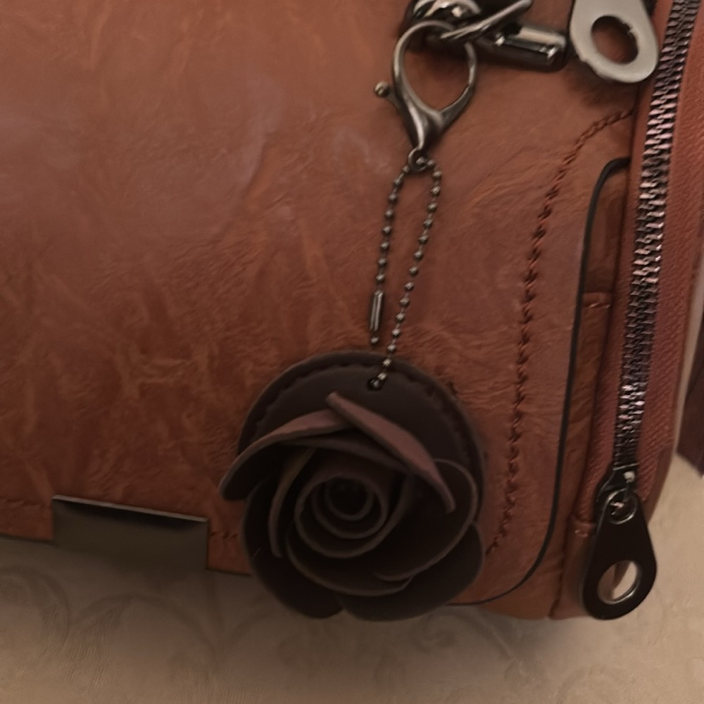 Retro Boston Barrel Bag - Picture 8 of 9